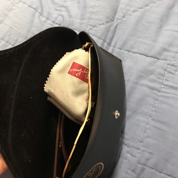 Ray Ban carbon fiber. Brown Eviator sun classes. - Picture 6 of 9